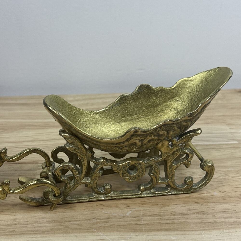 Vintage Brass 4 Piece Christmas Reindeer and Sleigh 10.25” Long - Picture 3 of 9